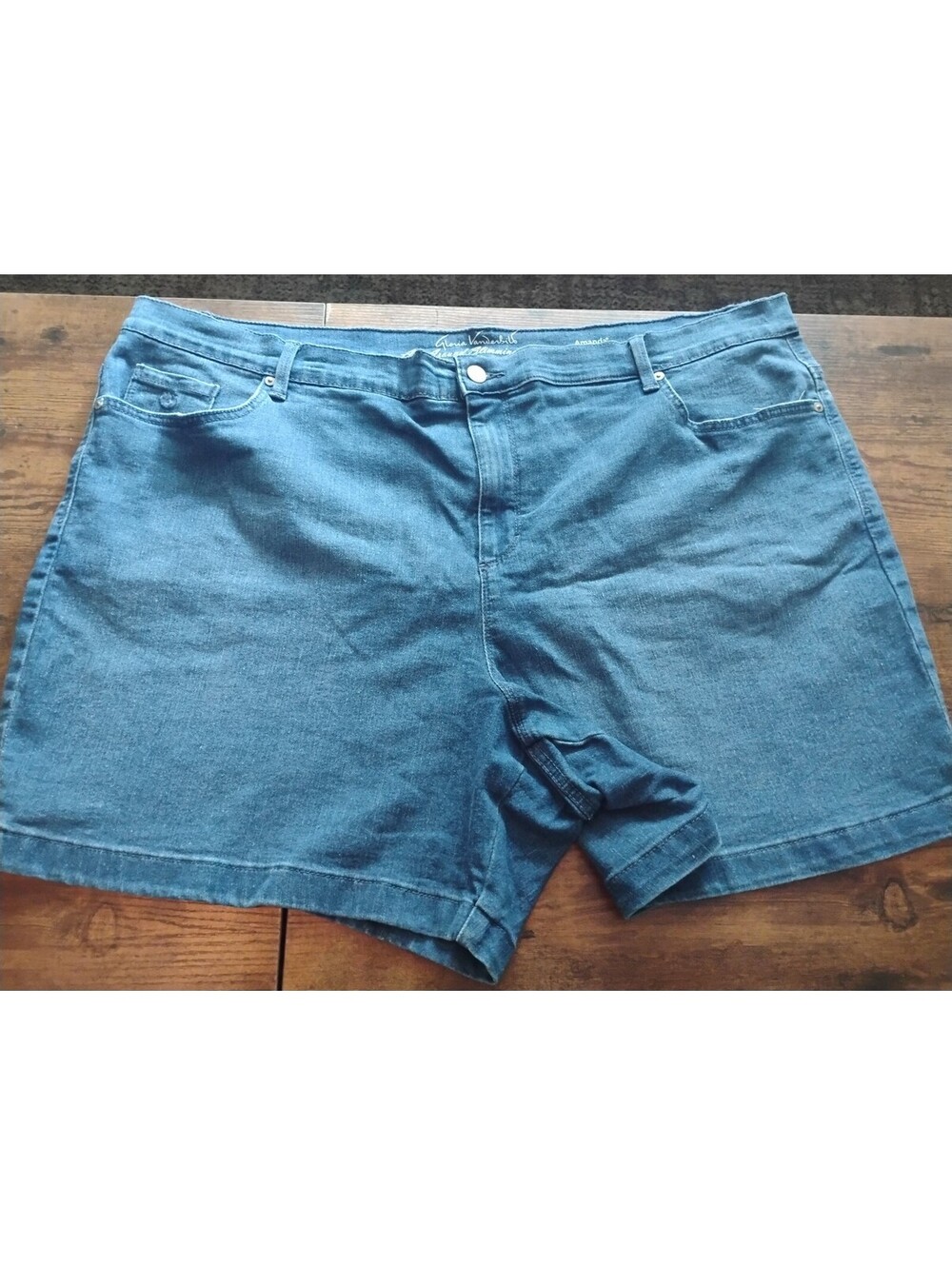 Gloria Vanderbilt Amanda All-Around Slimming Effect Denim Shorts Size 22W Blue
